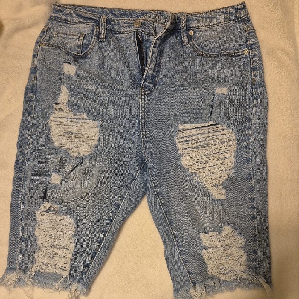 Wild Fable Light Blue Distressed Cropped Jeans